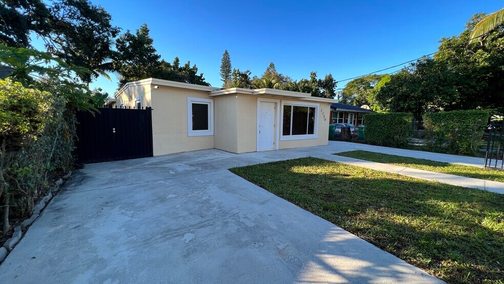 Building Photo - 2730 NW 170th St