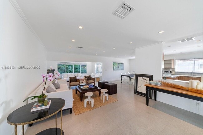 Building Photo - 1230 96th St