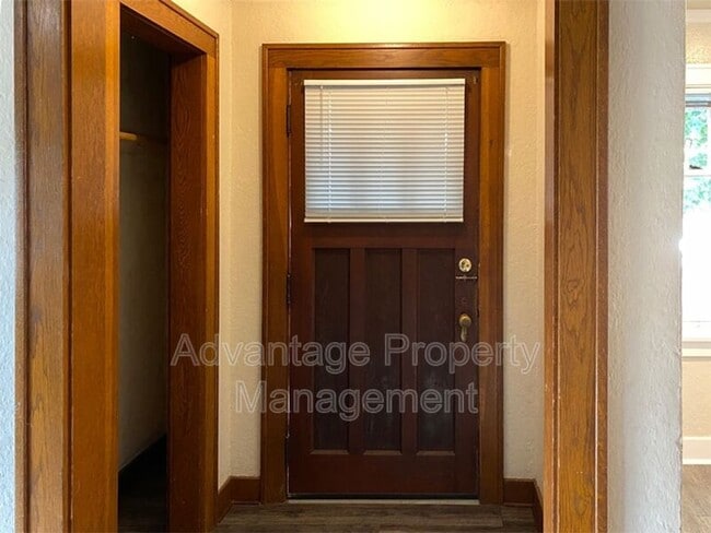 Building Photo - 1762 NW Harrison Blvd