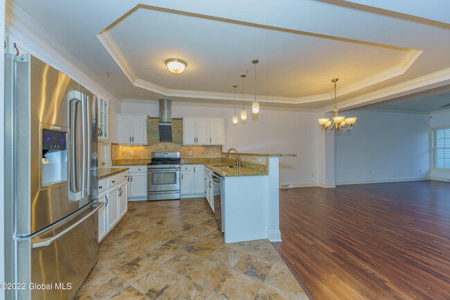 Building Photo - 502 Valley Pointe Dr