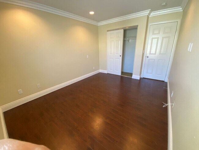 Building Photo - 2 story 4 Bedroom Home located in Amber Woods Community