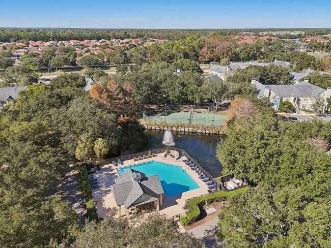 Building Photo - 13703 Richmond Park Dr N