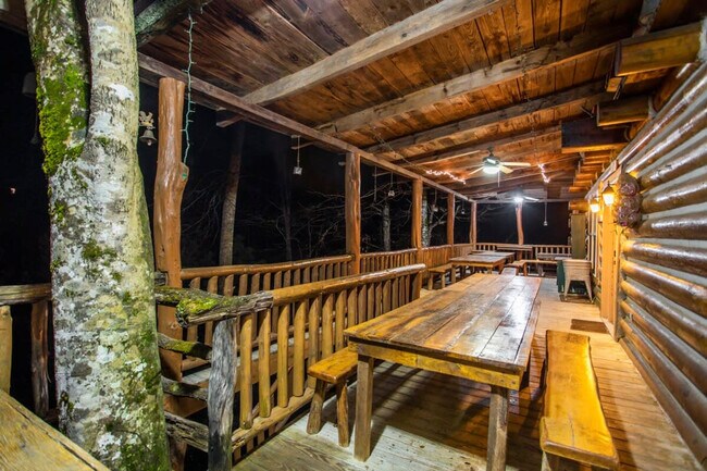 Building Photo - 195 Black Bear Dr