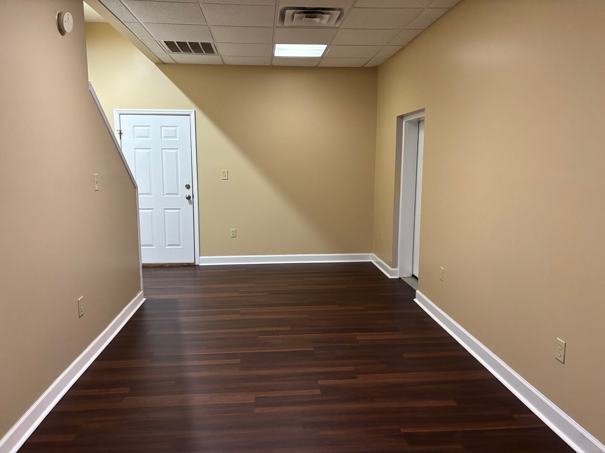 Building Photo - 710 Forest Dr