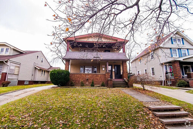 Building Photo - 2227 Oak Park Ave