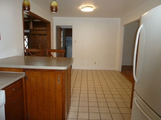 breakfast area overlooks the FR - 3 Edward St