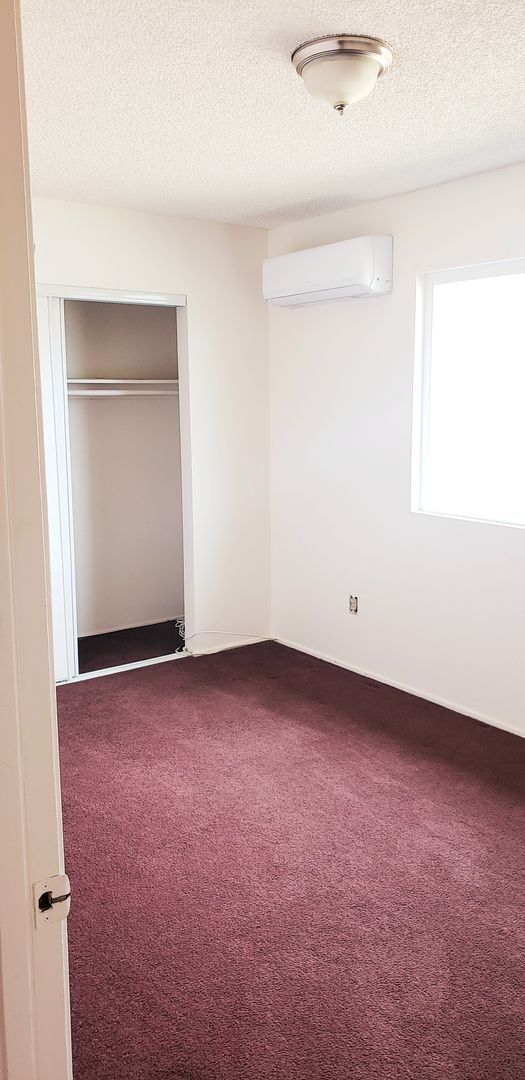 Building Photo - 3 Bedroom 2  Bath home with Garage in the heart of JT!!