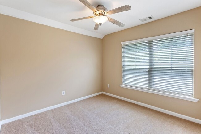 Building Photo - 4BR in sought after Centennial Lakes