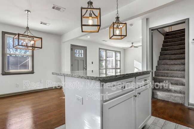 Building Photo - 2616 Northview Ave