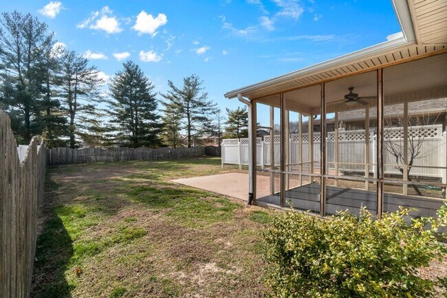 Building Photo - Brookshire 1325/1327