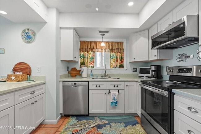 Building Photo - 6300 Jimmy Buffett Mem Hwy