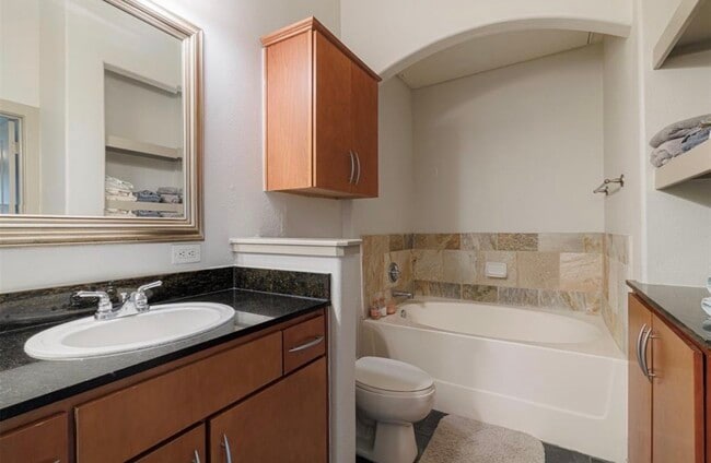 Building Photo - 1901 Post Oak Blvd