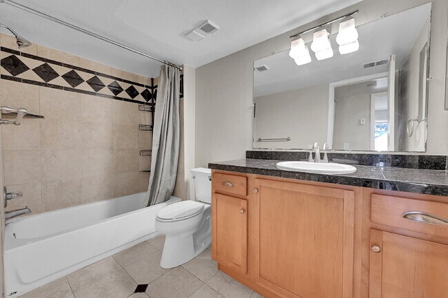 Building Photo - $1,450.00, 1-bedroom, 1-bathroom Lower Lev...