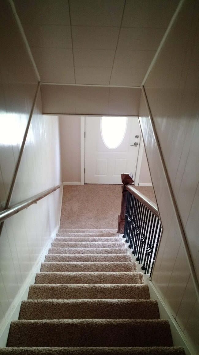 Building Photo - N2724 Duvenick Ln