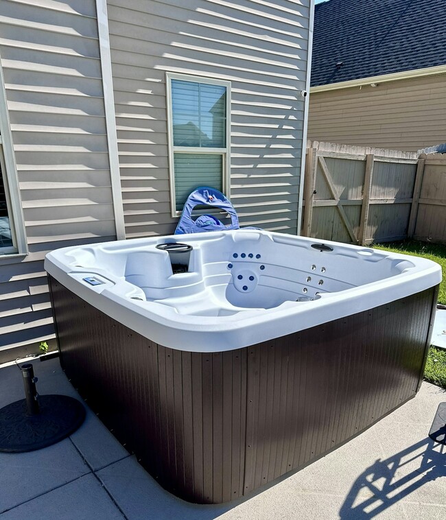 Building Photo - 205 Holmes Point Ct