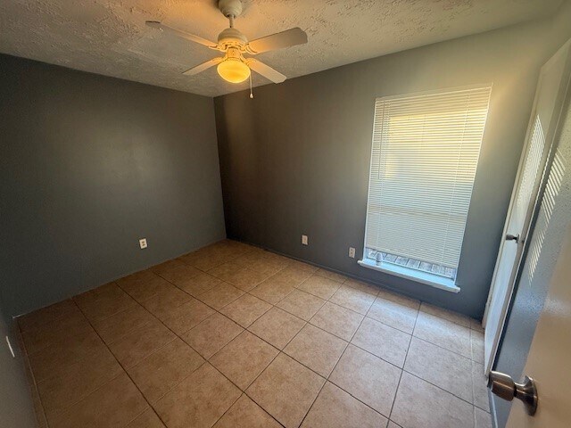 Building Photo - 22217 Diane Dr