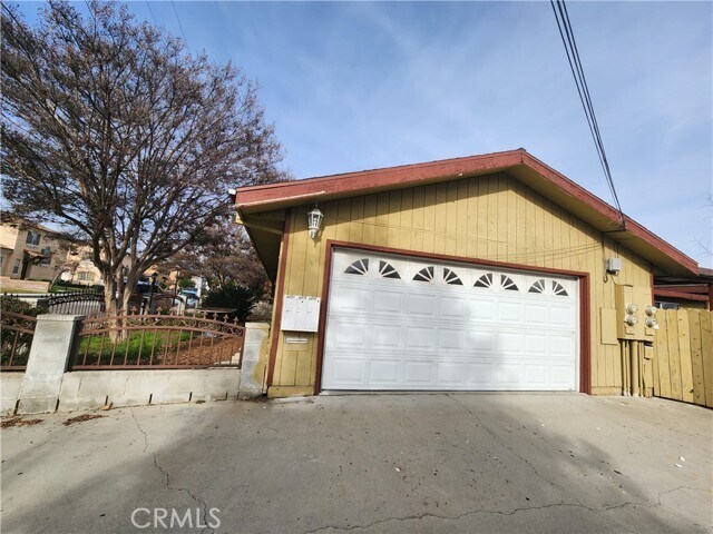 Primary Photo - 5516 Sultana Ave