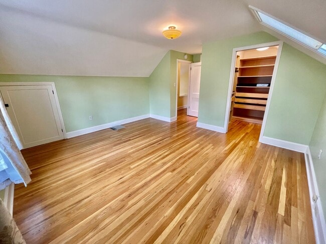 Building Photo - Well Maintained- 3 bed 2 bath Home - Piedm...