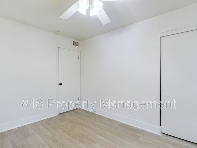 Building Photo - 15411 Barat Ave