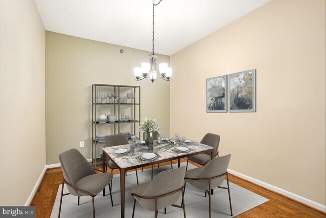 Building Photo - 14809 Pennfield Cir