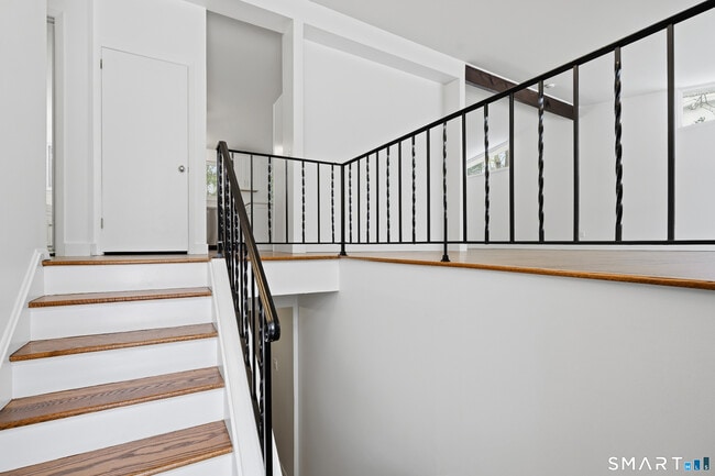 Building Photo - 4 Split Timber Pl