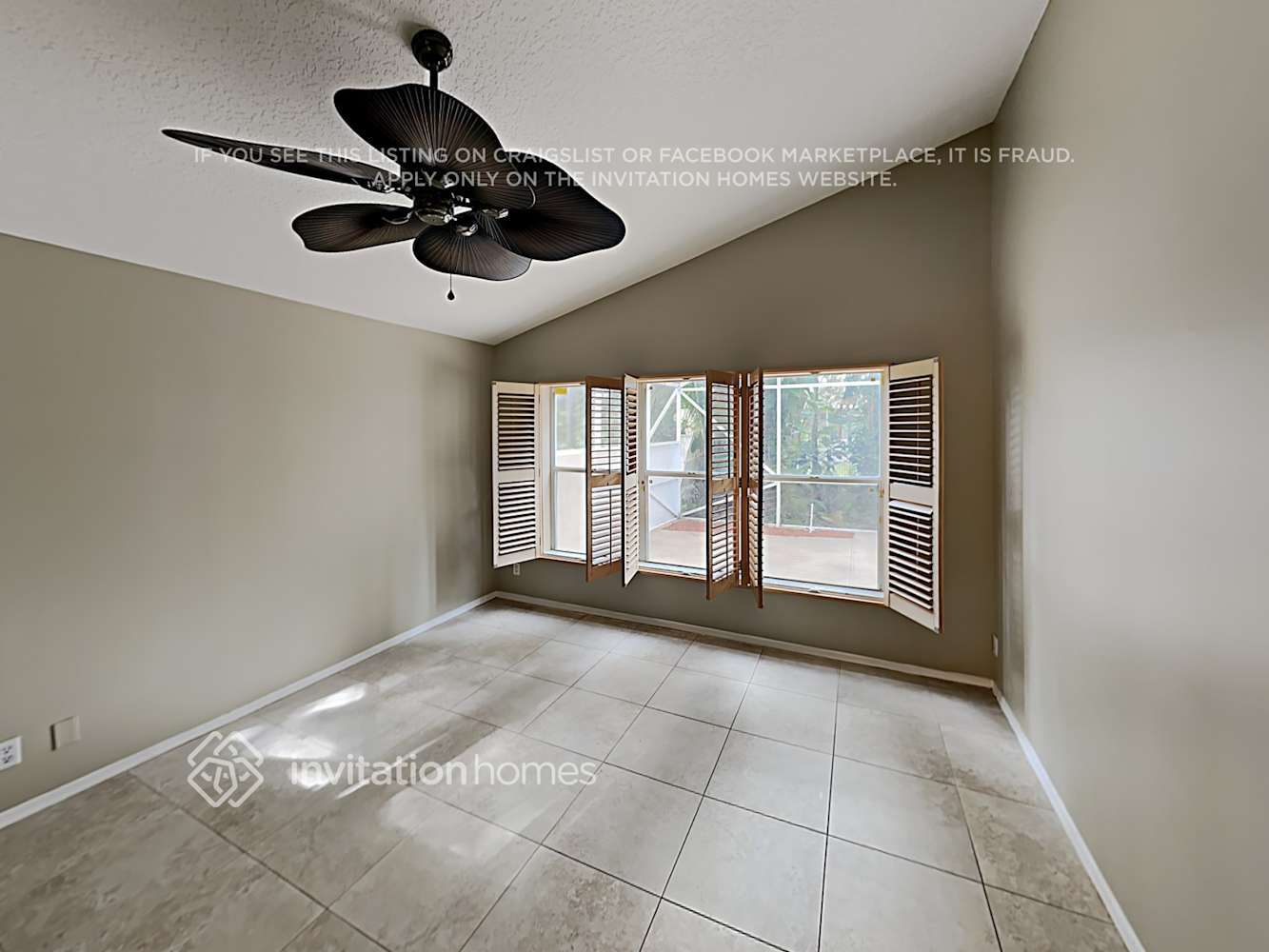 Building Photo - 9651 Vía Emilie