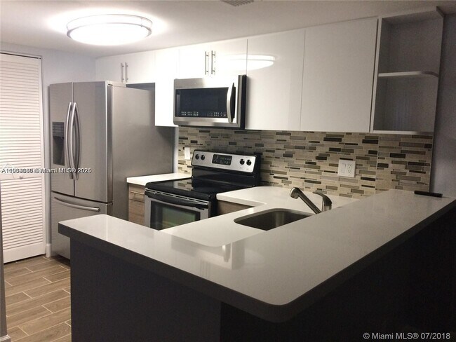 Primary Photo - 10749 Cleary Blvd