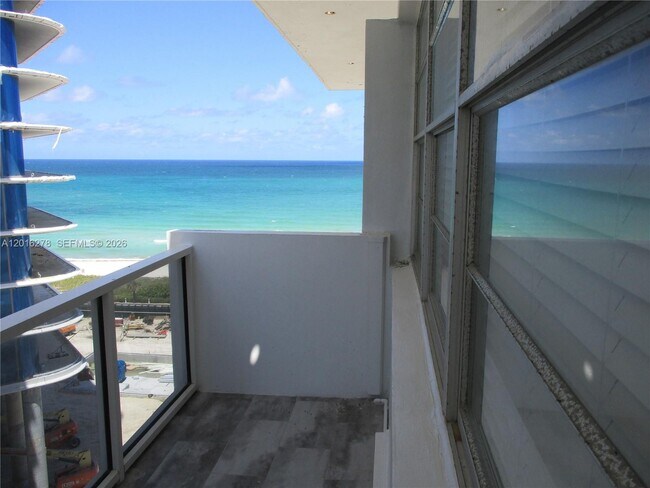 Building Photo - 5313 Collins Ave