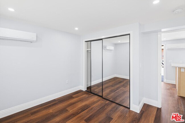 Building Photo - 4622 W 149th St