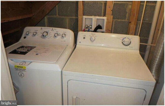 Building Photo - 10193 Farragut Ct