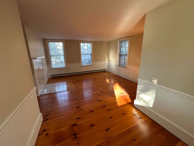 Building Photo - 23 Garfield St