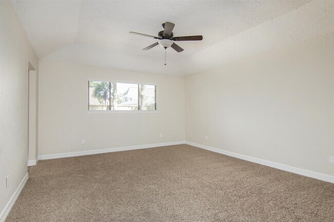 Building Photo - 2716 Pinecone Ln