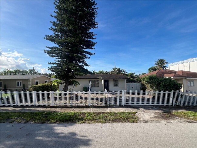 Building Photo - 2540 NW 141st St