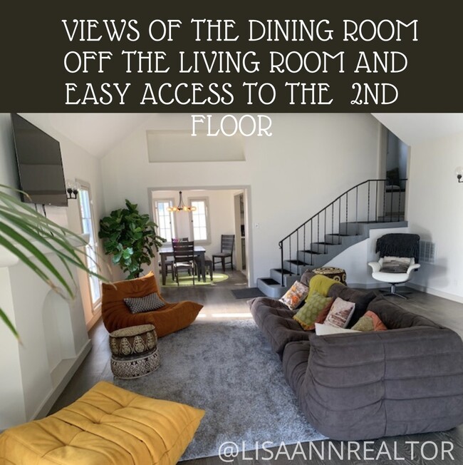 Building Photo - 2568 N Beachwood Dr