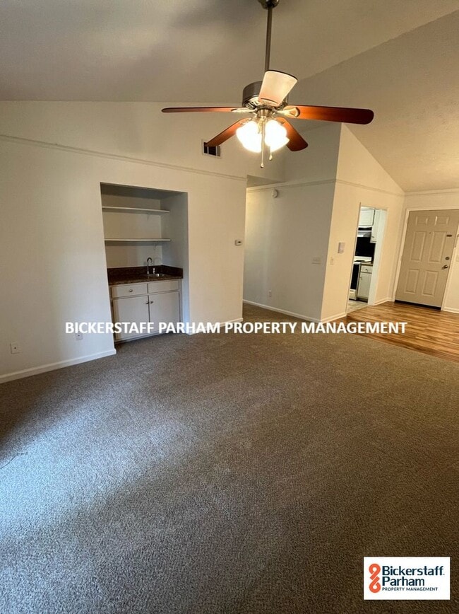 Building Photo - Great Experiences Are Just Around The Corner, Located Off Wynnton Road!