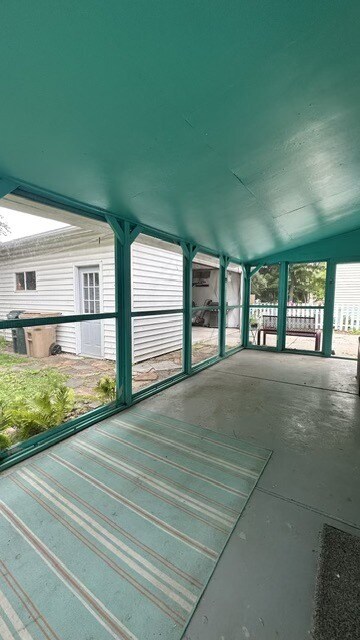 Screened in back porch - 1709 Northfield Pl