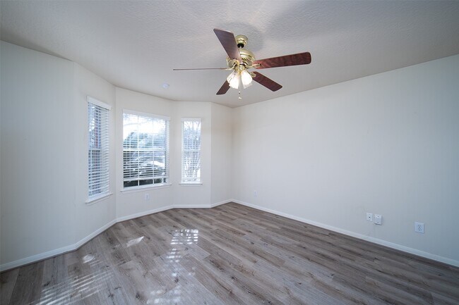 Building Photo - 4710 Shane Creek Ln