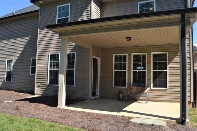 Building Photo - 2612 Waites Dr