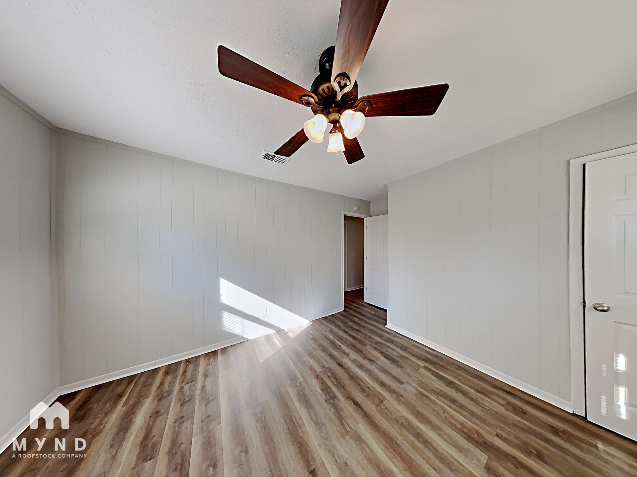 Building Photo - 6100 Shadow Glen Ct SW