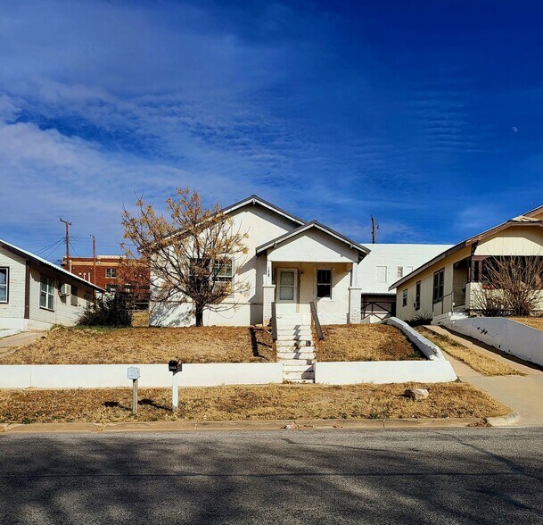 Building Photo - 1007 S Main St