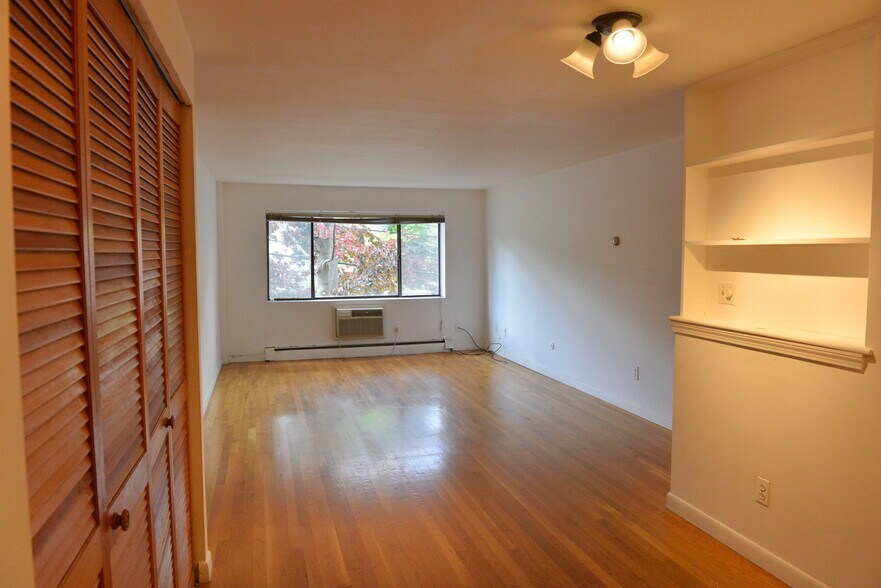 living - 9 Ryder St
