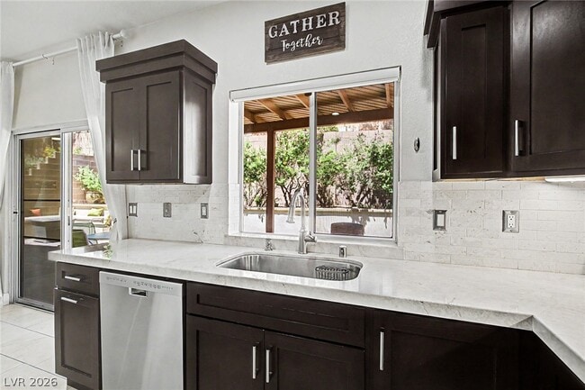 Building Photo - 2025 Shining Feather Ln