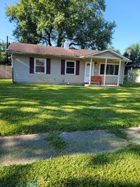 Building Photo - Updated Three Bedroom Single Family Home n...