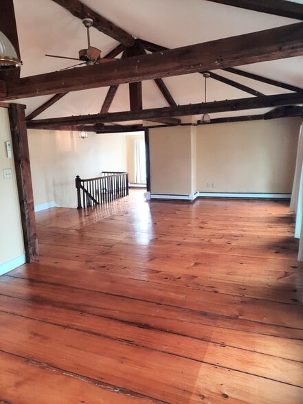 Building Photo - 58 Main St