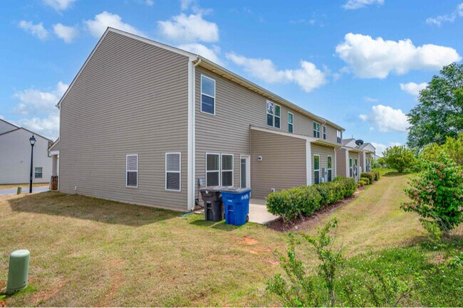 Building Photo - 112 Davenport Dr