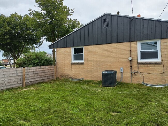 Building Photo - 3 Bedroom SFH in Bayview