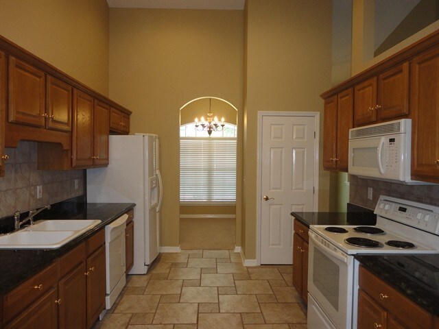 Building Photo - 12816 Valley Ridge Road