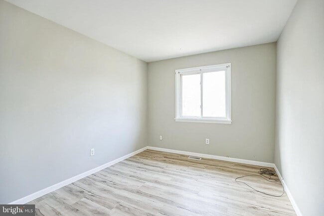 Building Photo - 63 Villanova Ct