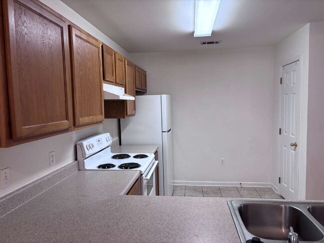 Building Photo - "Charming 3-Bedroom Home with 2 Full Baths on 7th Ave, Shalimar!"