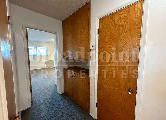 Building Photo - 440 Chestnut Ln